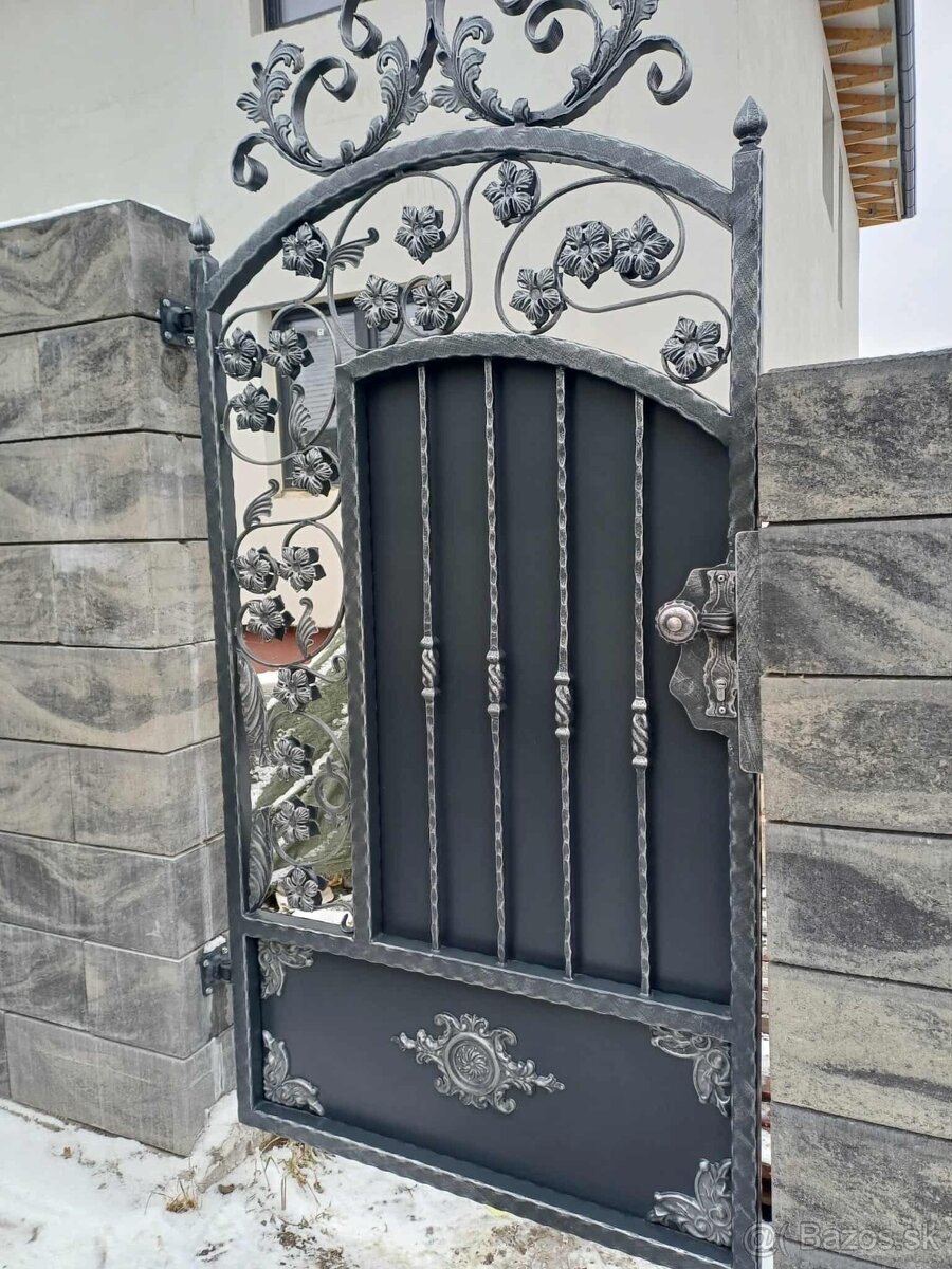 Kované brány, ploty a zábradlia. - 2