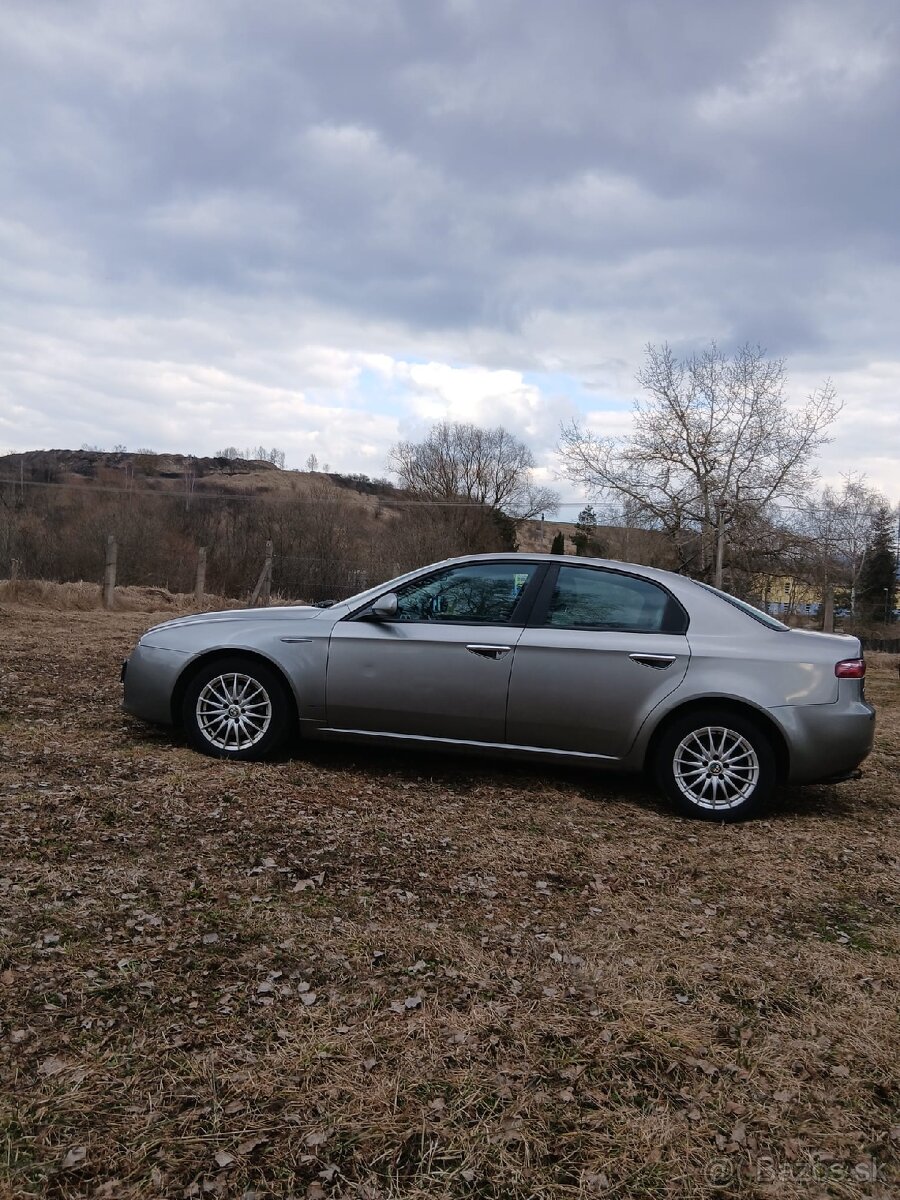 Alfa Romeo 159 - 2