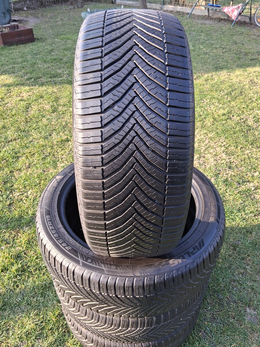 245/45 r19 celorocné pneu - 2