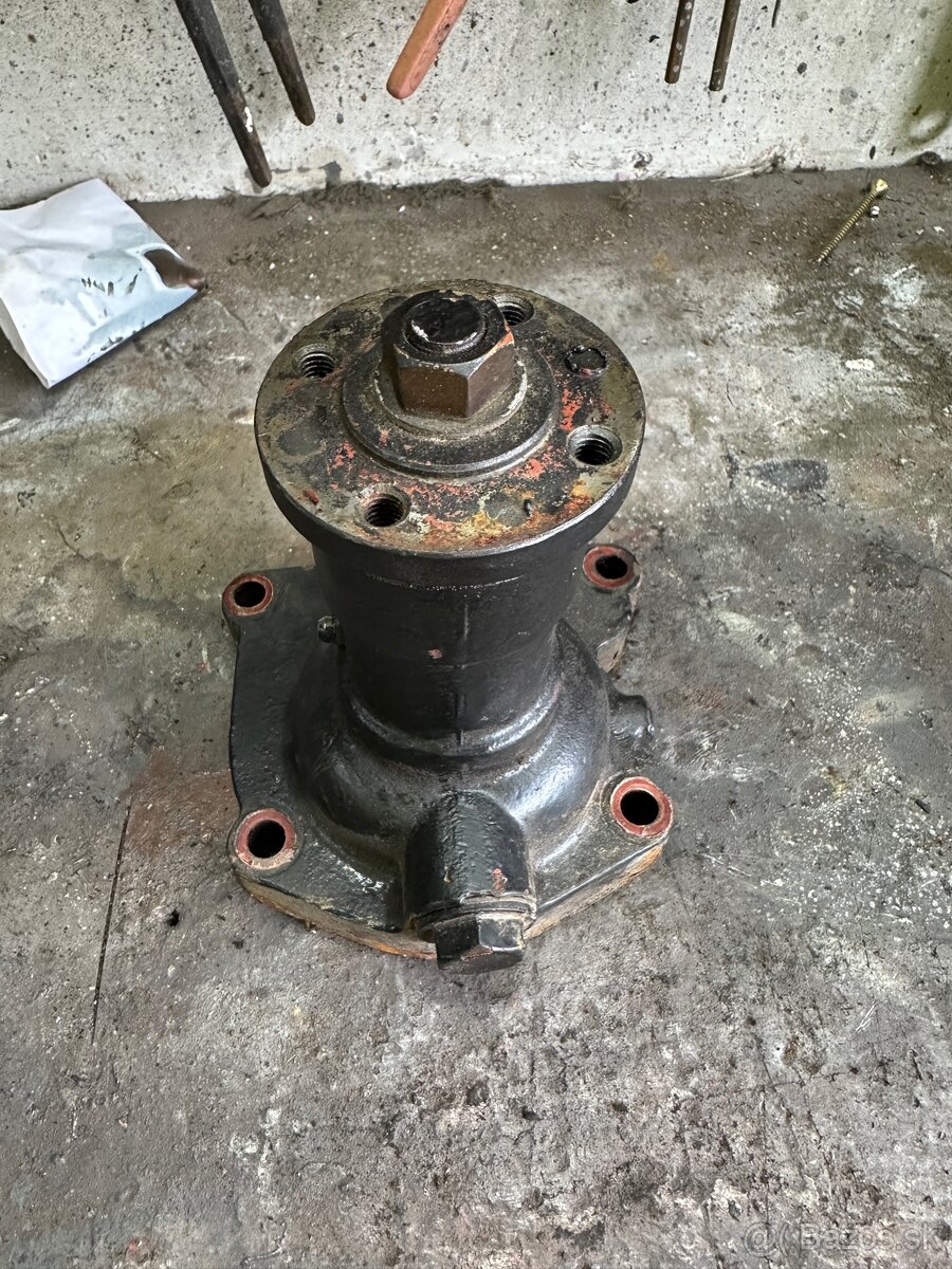 Vodna pumpa zetor - 2