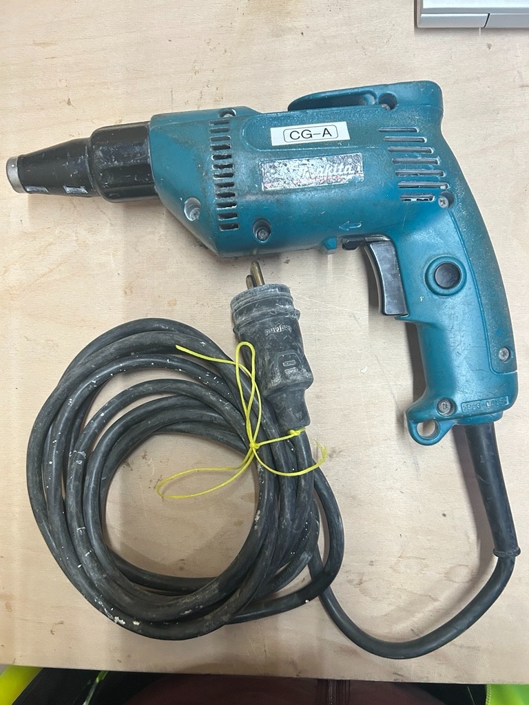 Elektrický sadrokartónový skrutkovač MAKITA - 2