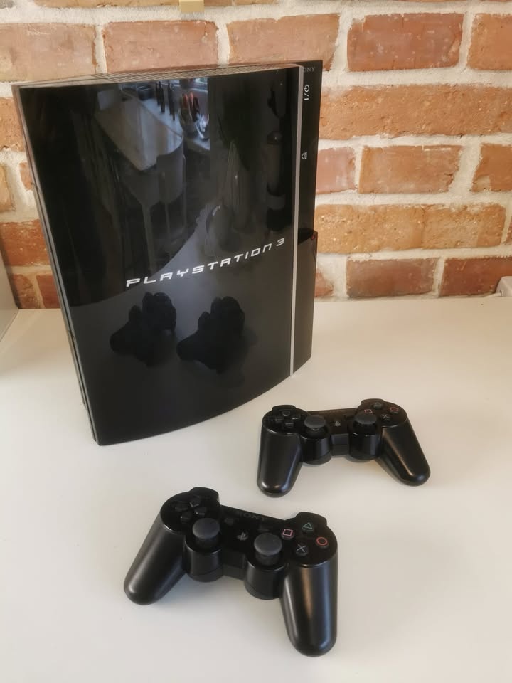 PS3 - Playstation 3 80GB s dvomi ovládačmi - 2