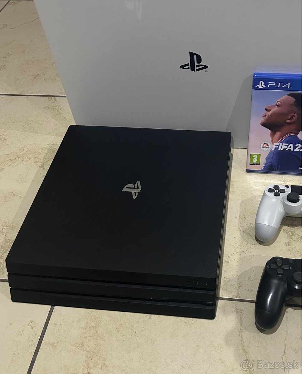 PlayStation 4 PRO (PS4 PRO) 1TB + 2x ovládače - 2