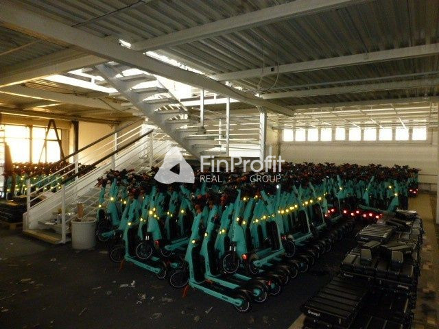 Obchodno-skladový priestor so vstavanou administratívnou čas - 2