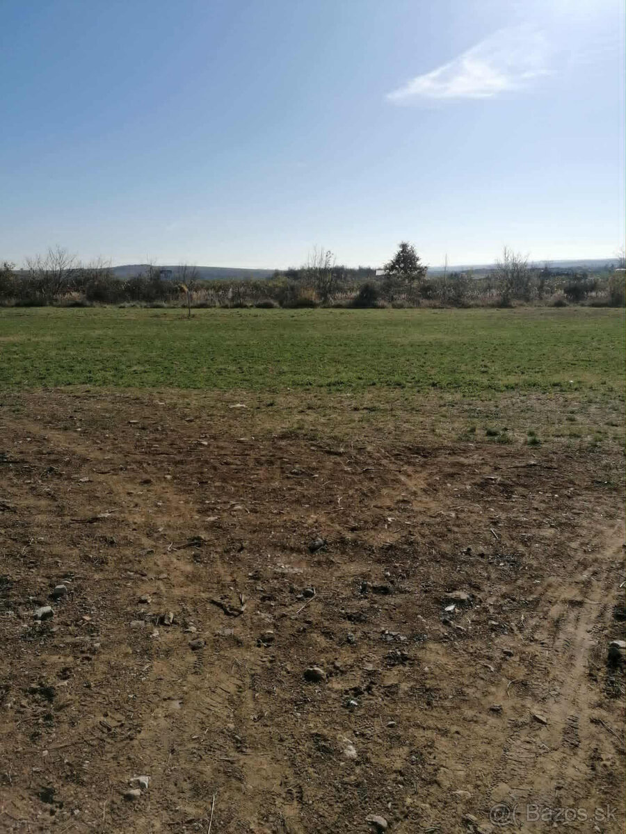 Pozemok Nitrianske Hrnčiarovce - 2