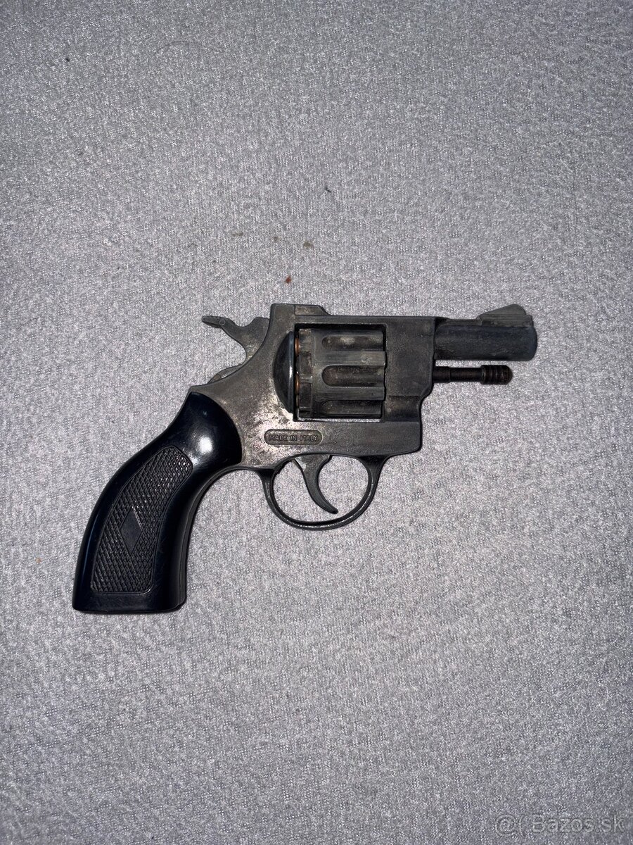 Predám štartovací revolver - 2