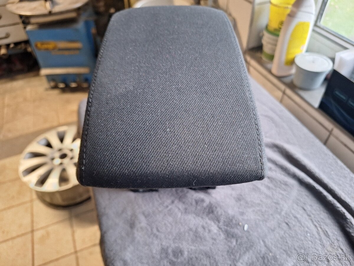 Škoda Octavia 2 lakťová opierka ako nová - 2