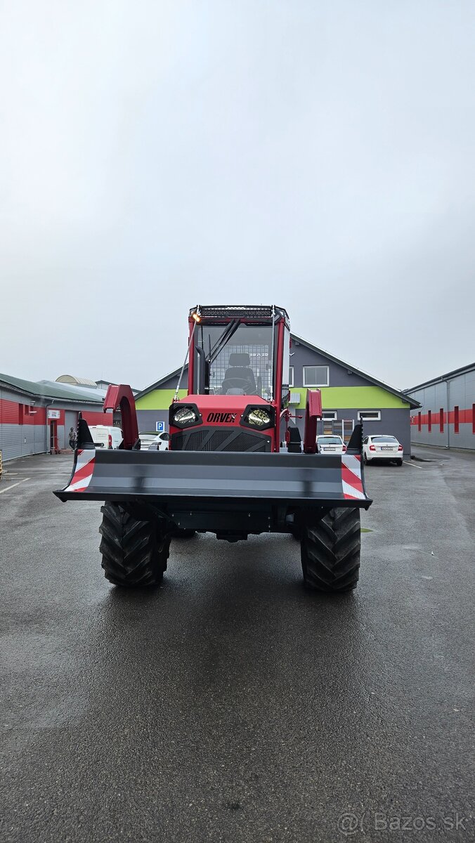 Lesný traktor LT83 - 2