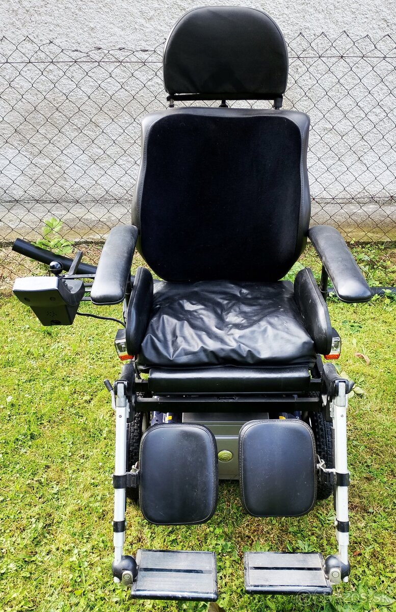 Elektricky invalidný vozík. - 2