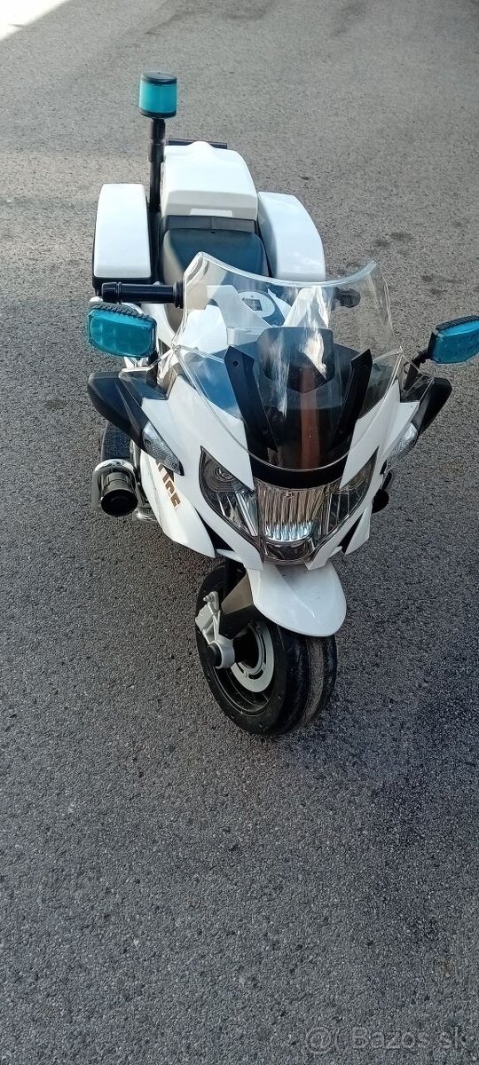 Elektrická policajná motorka BMW R 1200RT - 2