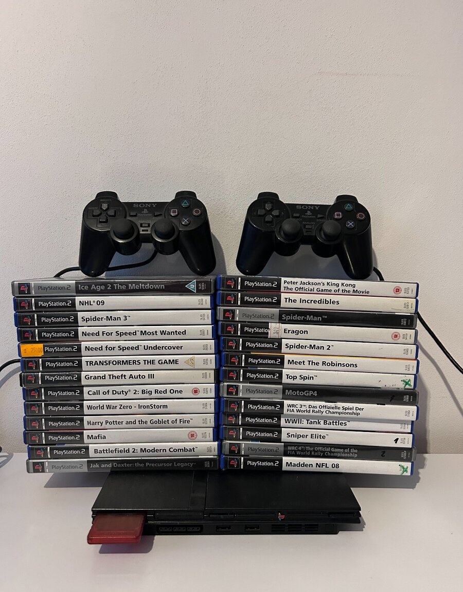 Herná konzola - Sony PlayStation 2 + 2 Ovladače A 26 Hier - 2