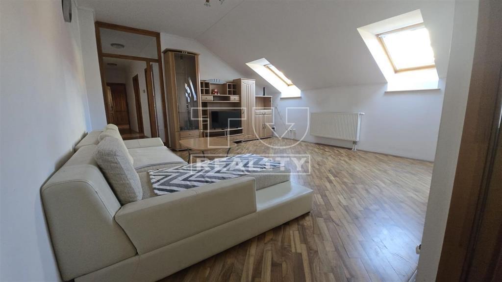 TU reality ponúka Jedinečný 3-izbový podkrovný byt v... - 2