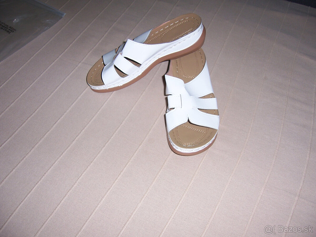 Dámske šľapky - 2