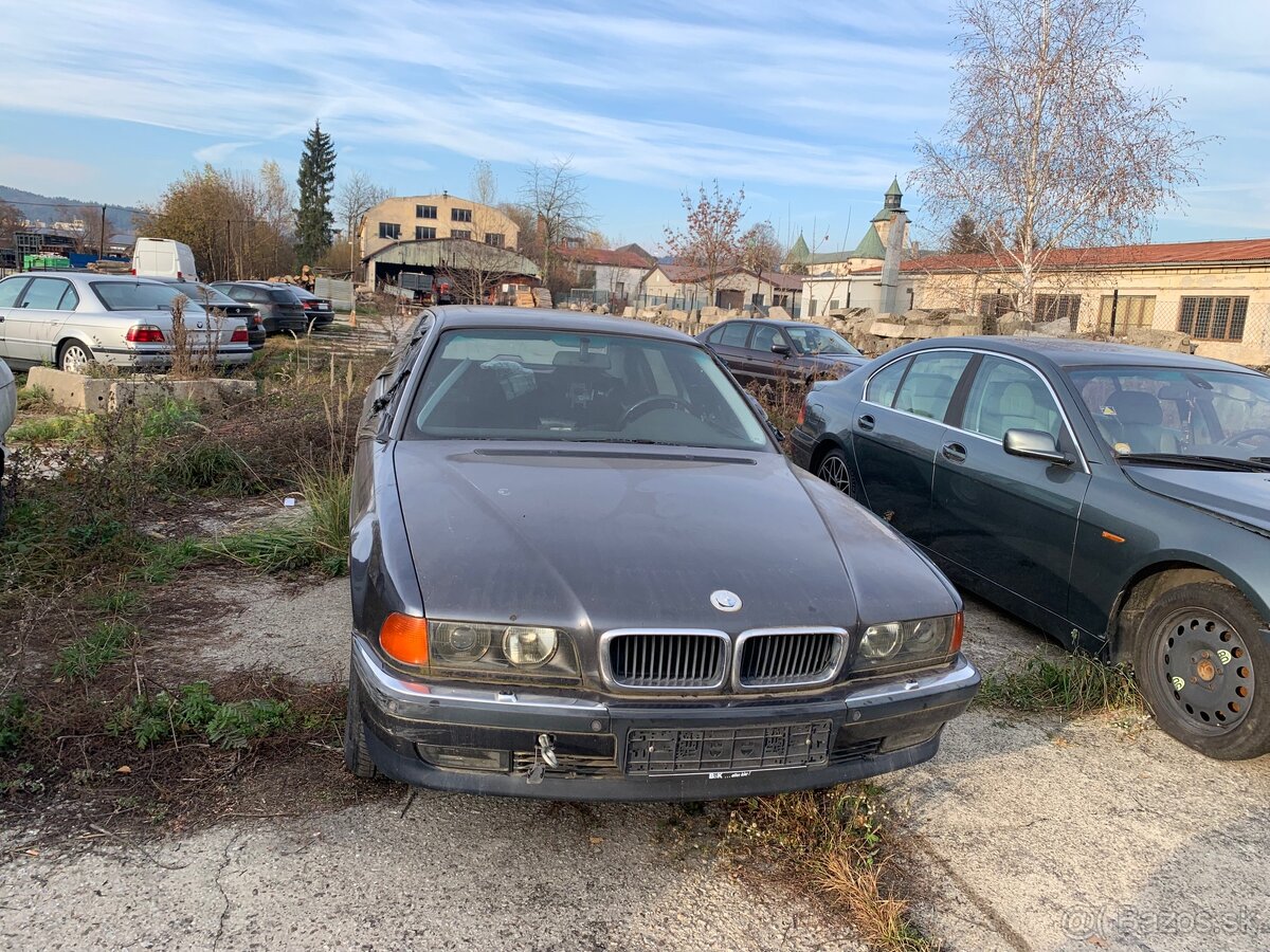 Rozpredam bmw e38 - 2