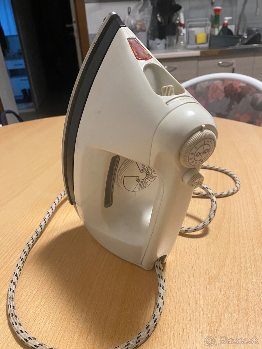 Žehlička Solac Mod-711 - 2