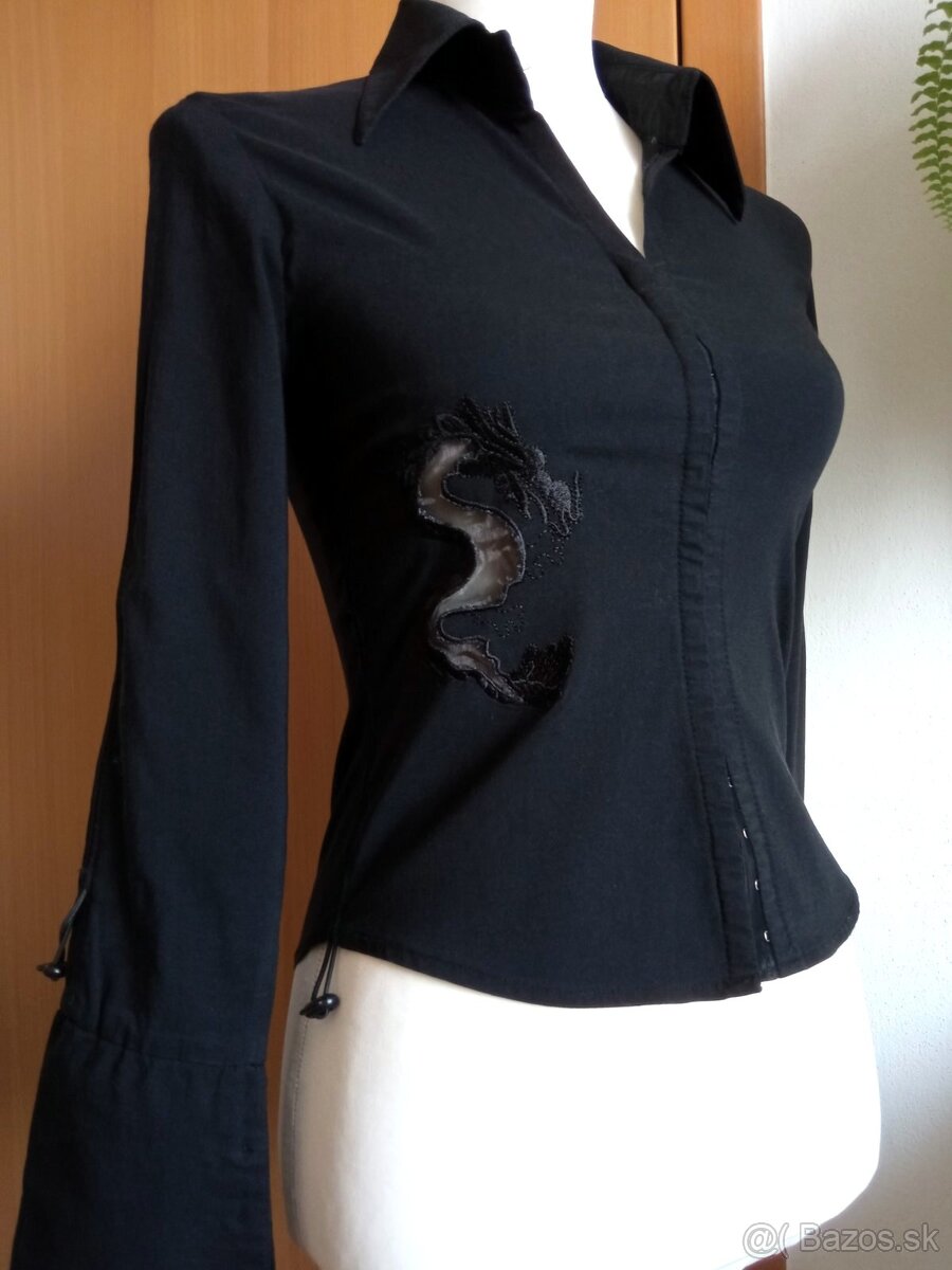 Čierna blúzka s drakom - 2