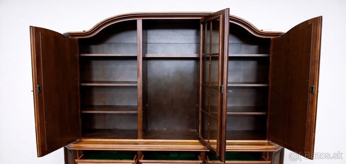 Holandsky masívny príborník - 2