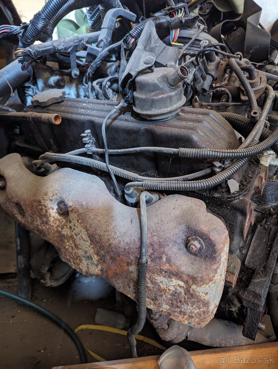 Predám Motor Jeep Grand Cherokee 5.2i V8 Limited - 2