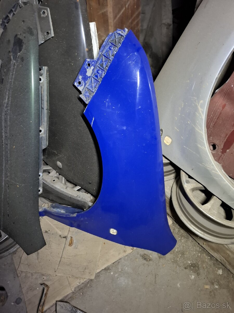 Predam predné blatníky na Škoda Fabia (prvý model). - 2