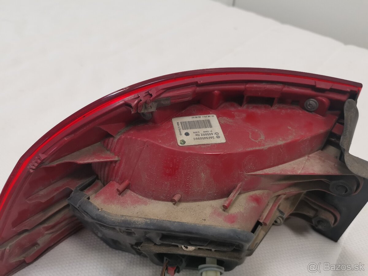 Predam zadne prave svetlo Passat B7 - 2