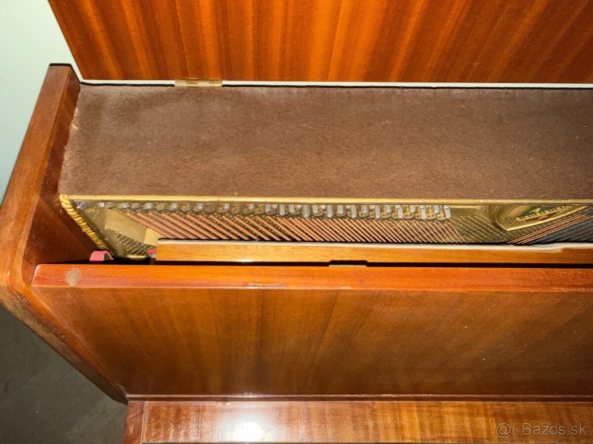 Pianino PETROF P114 Klasik - 2