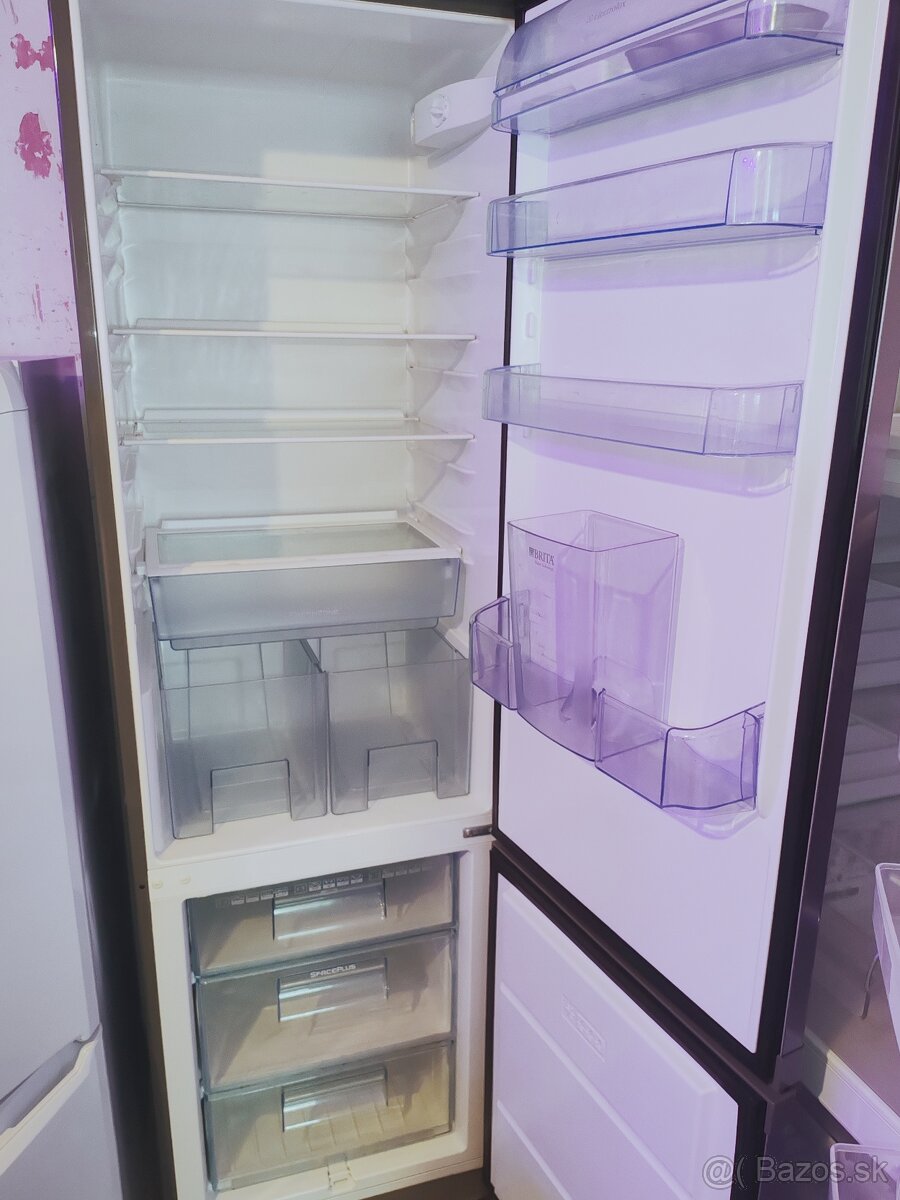 Predám chladničku Electrolux 200cm - 2