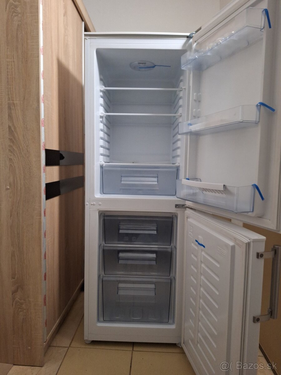 Chladnička s mrazničkou Amica - 2