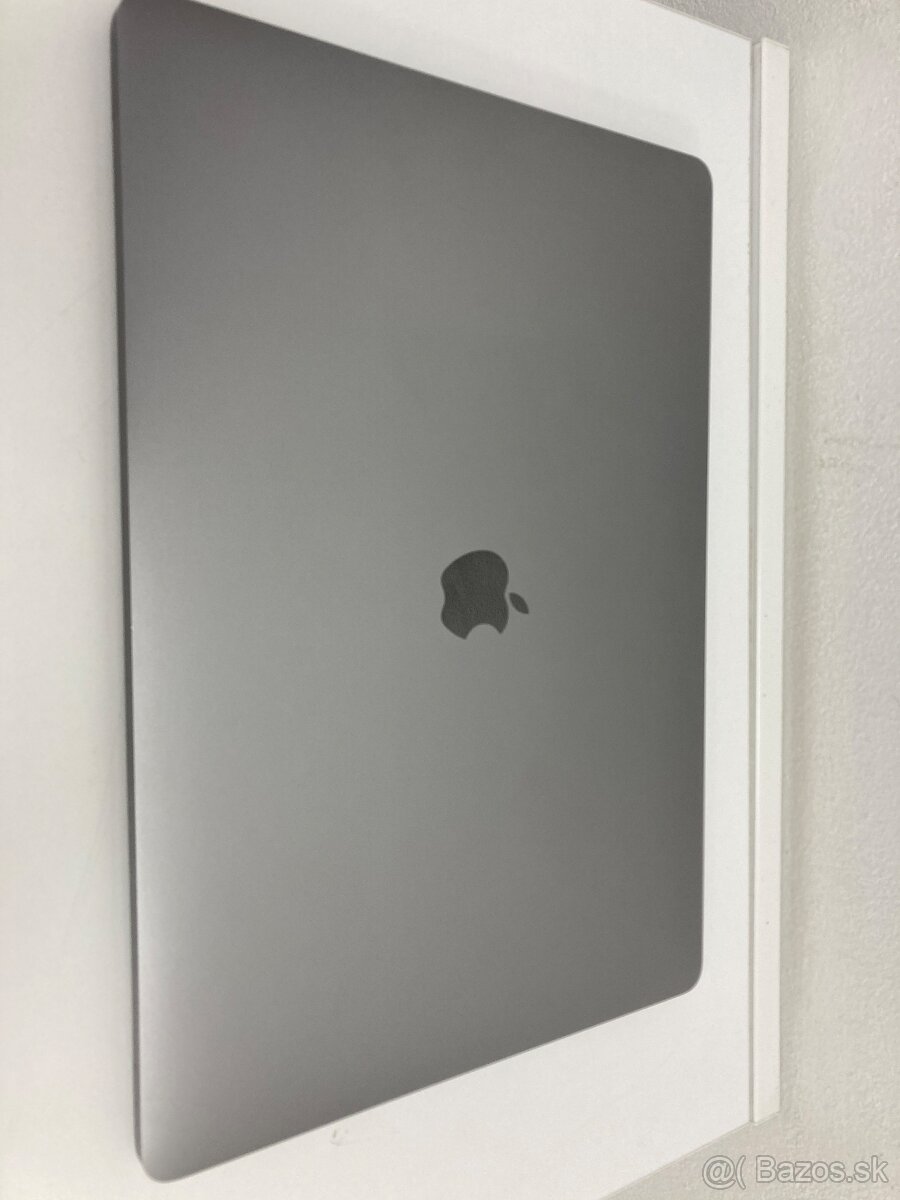 Apple MacBook Pro 15" 2018 Space Gray Wi-Fi - 1 Cyklus - 2