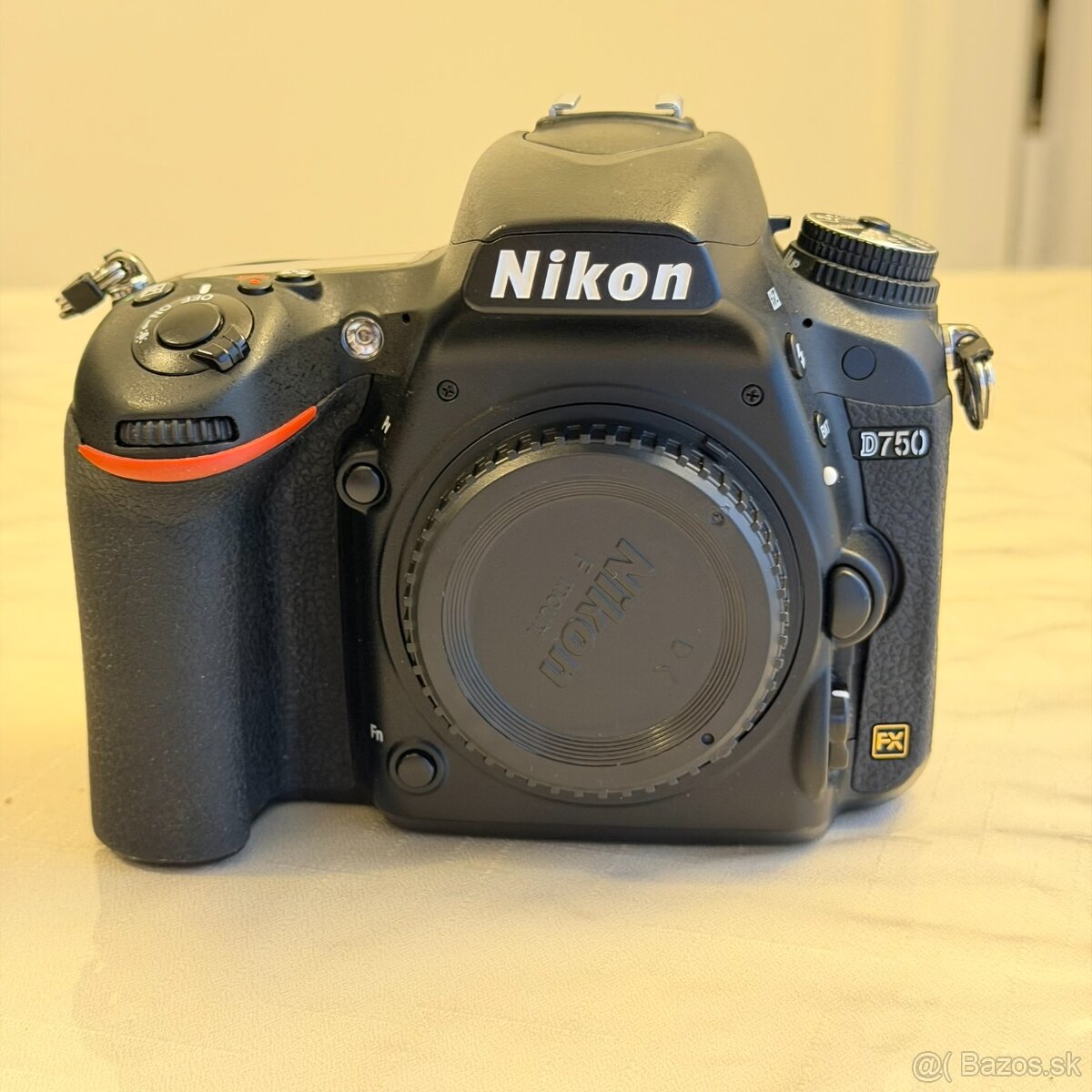 Nikon D750 + příslušenství - 2