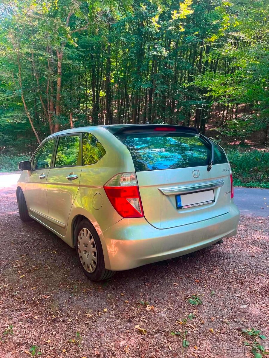 Honda Frv Šesť miestne - 2