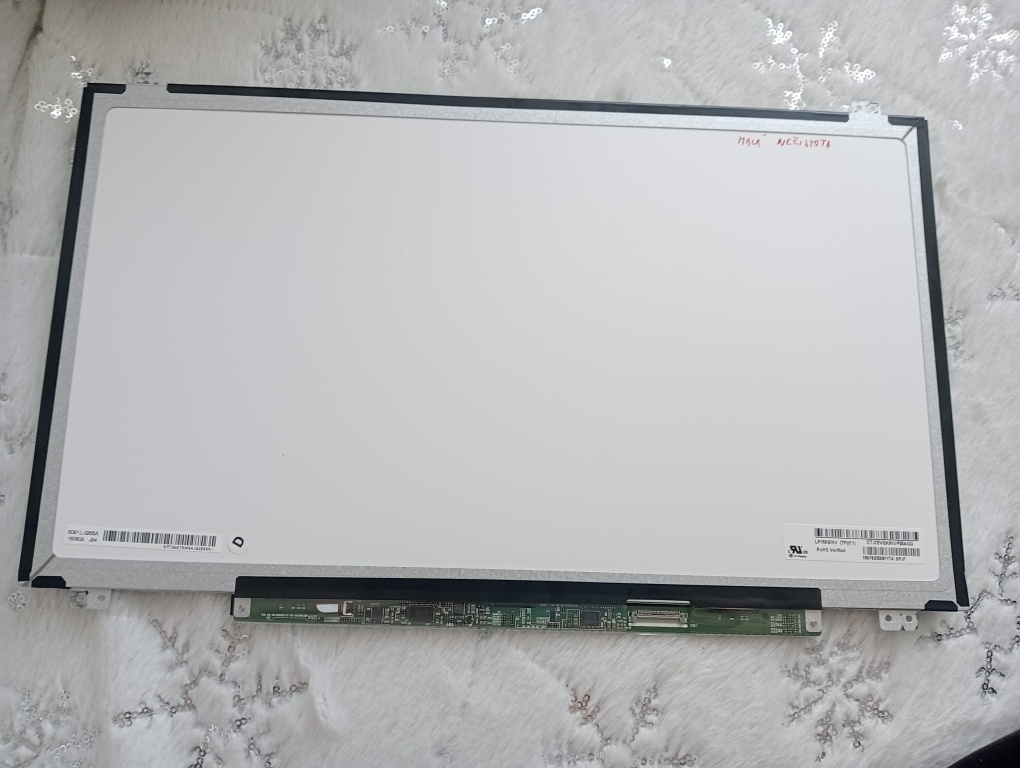 predám 15.6" LED SLIM displej , 30pin eDP , LP156WHU - 2
