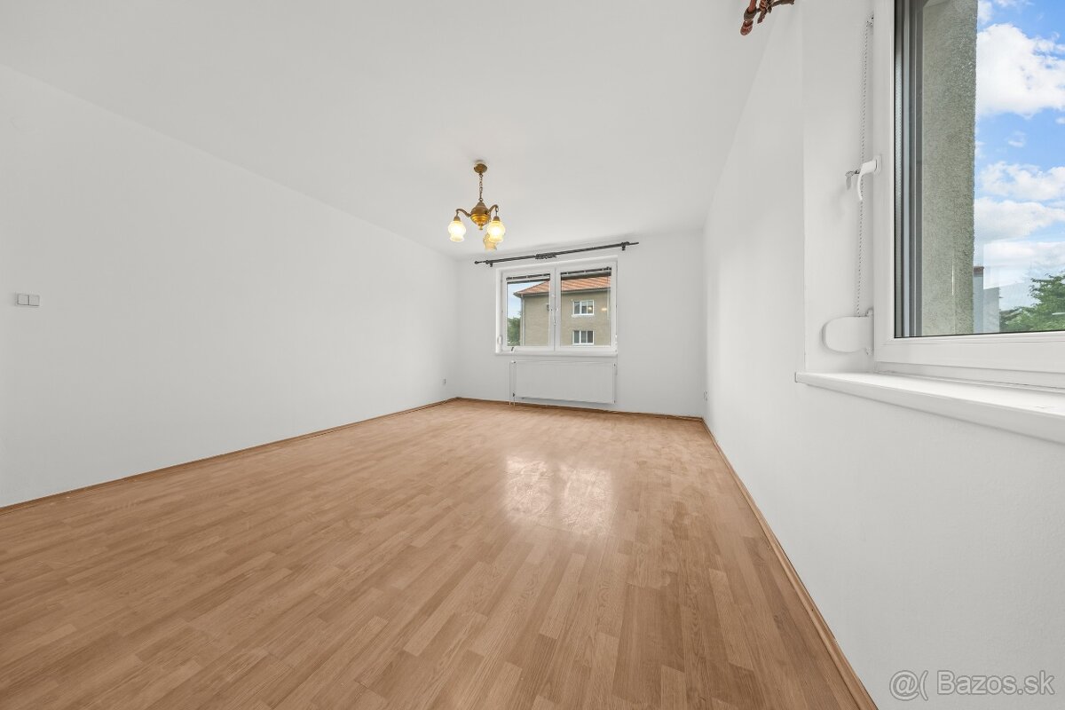 VEĽKORYSÝCH 93 M²: SVETELNÝ 3-IZBOVÝ BYT, 2x BALKÓN - 2