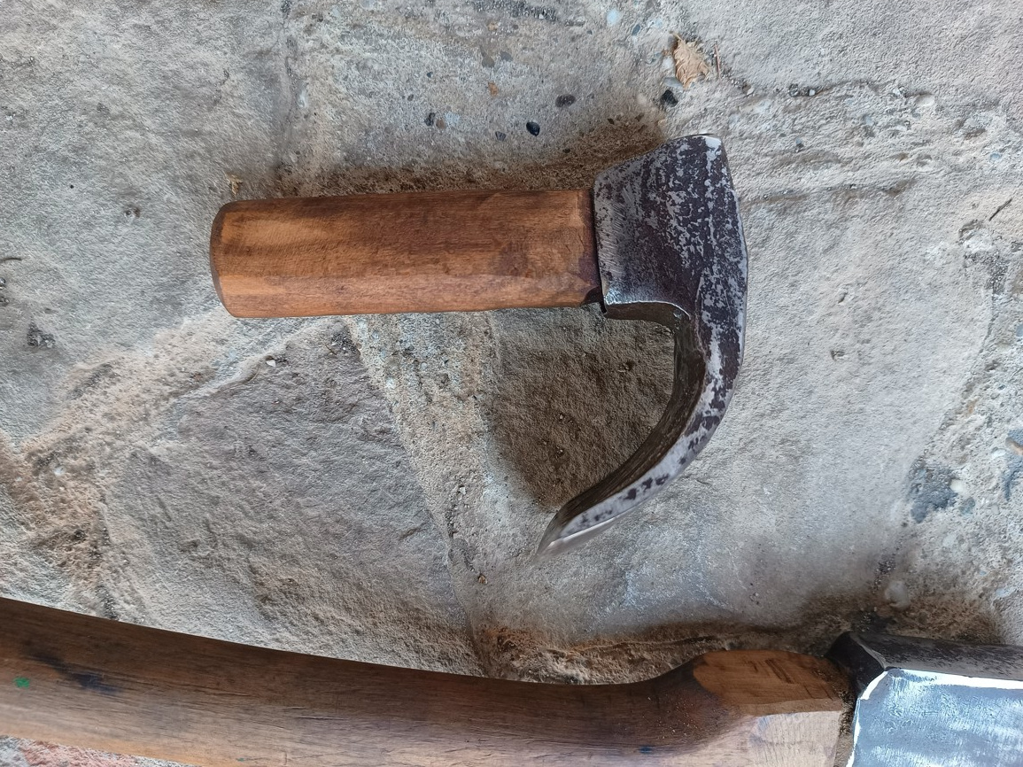 sekera,dlabačka ,sekery,hoblík,nebožiec,staré náradie, - 2