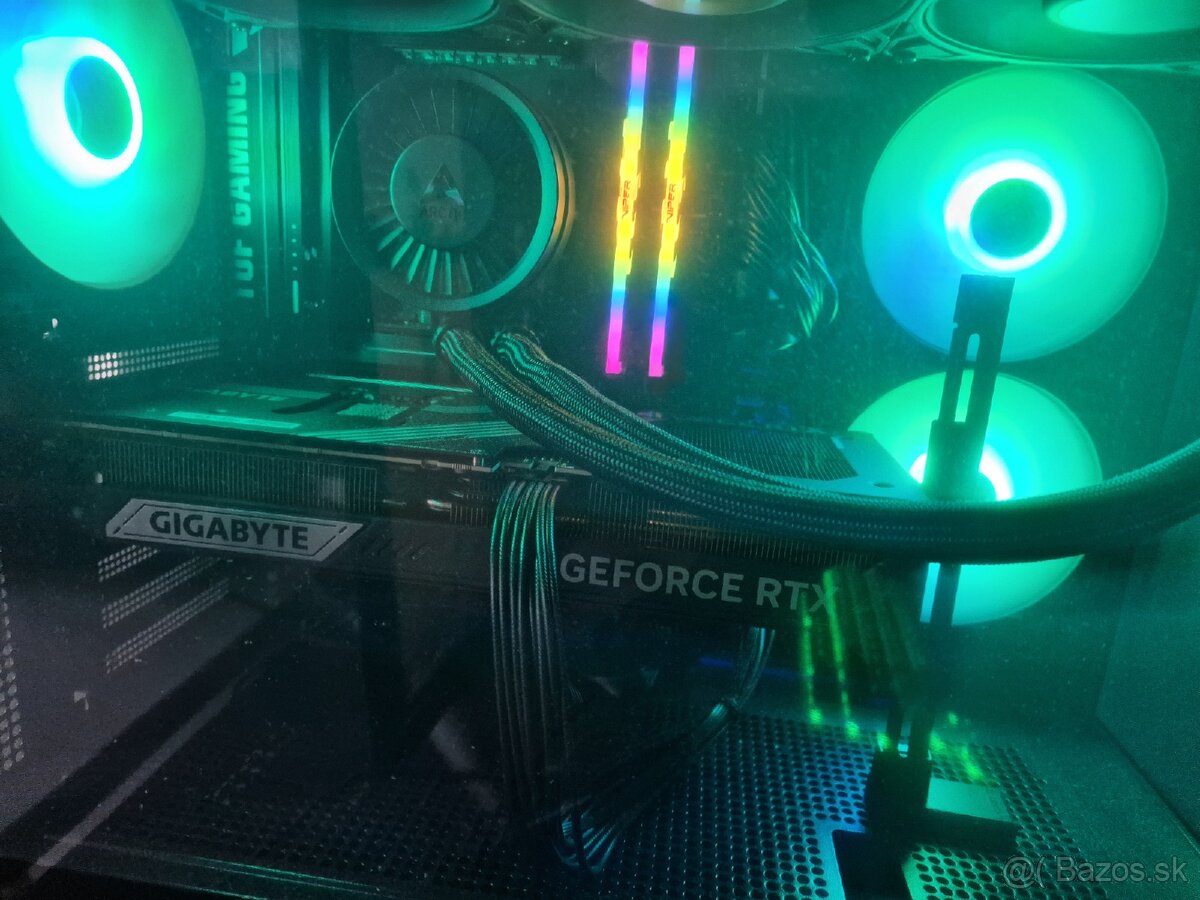 GIGABYTE RTX 5070 Ti WINDFORCE SFF 16G - 2