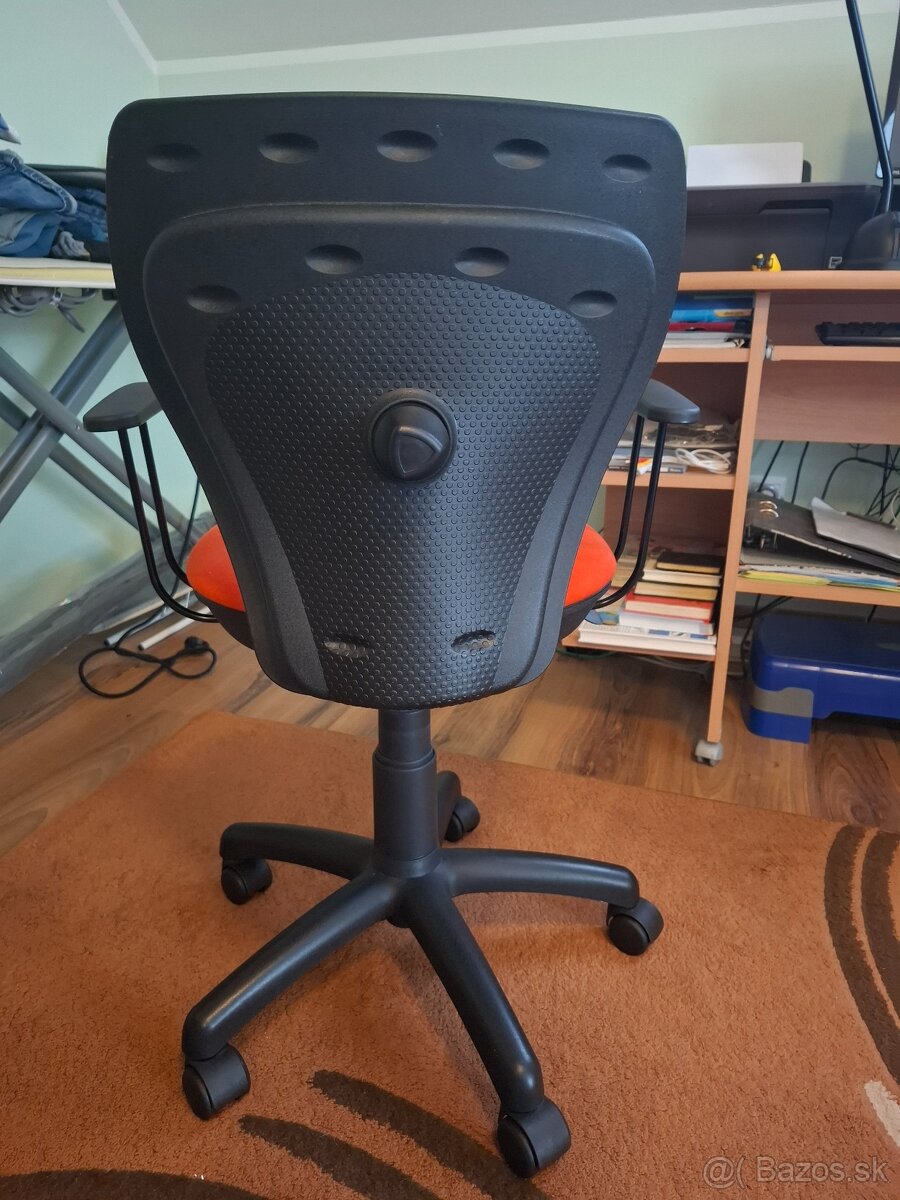 Kancelárska stolička - 2