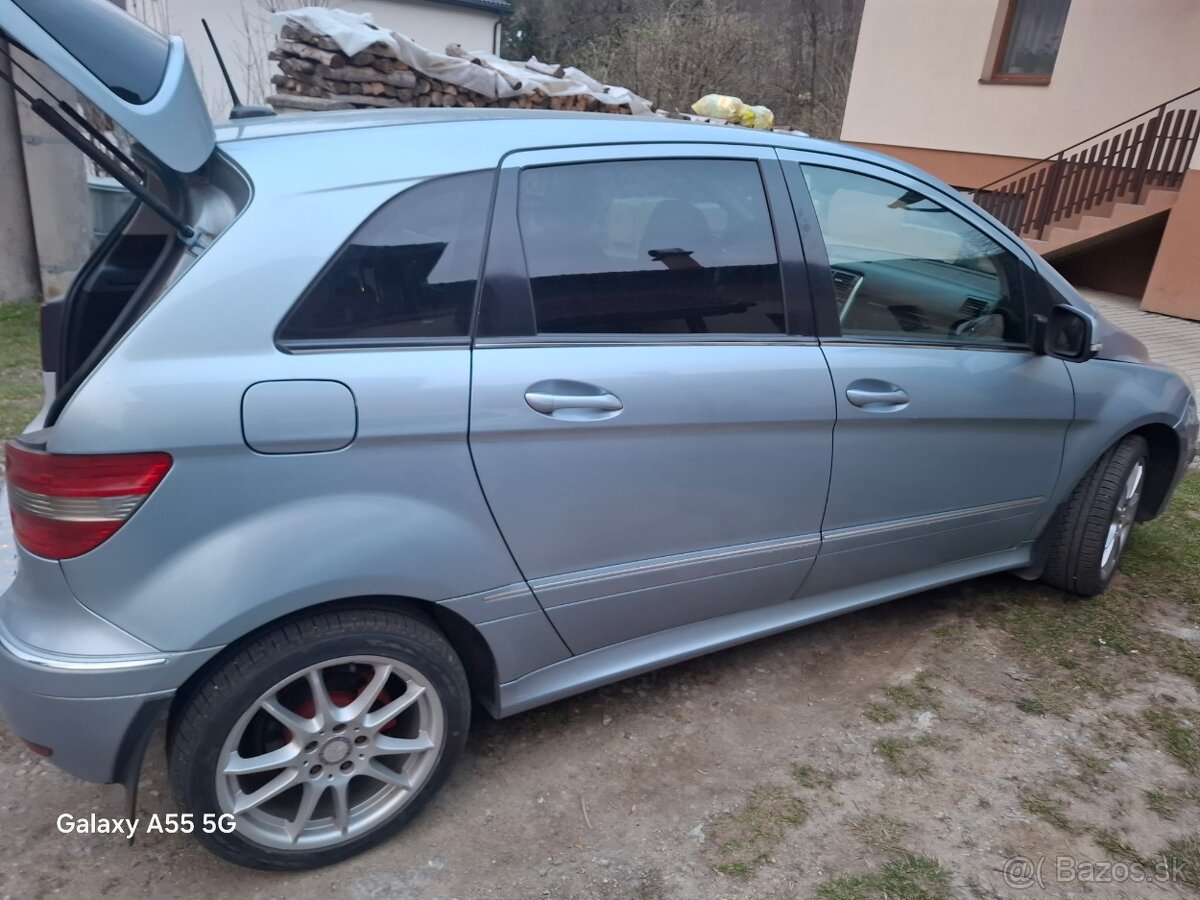 Mercedes B ,1.7 benzin - 2