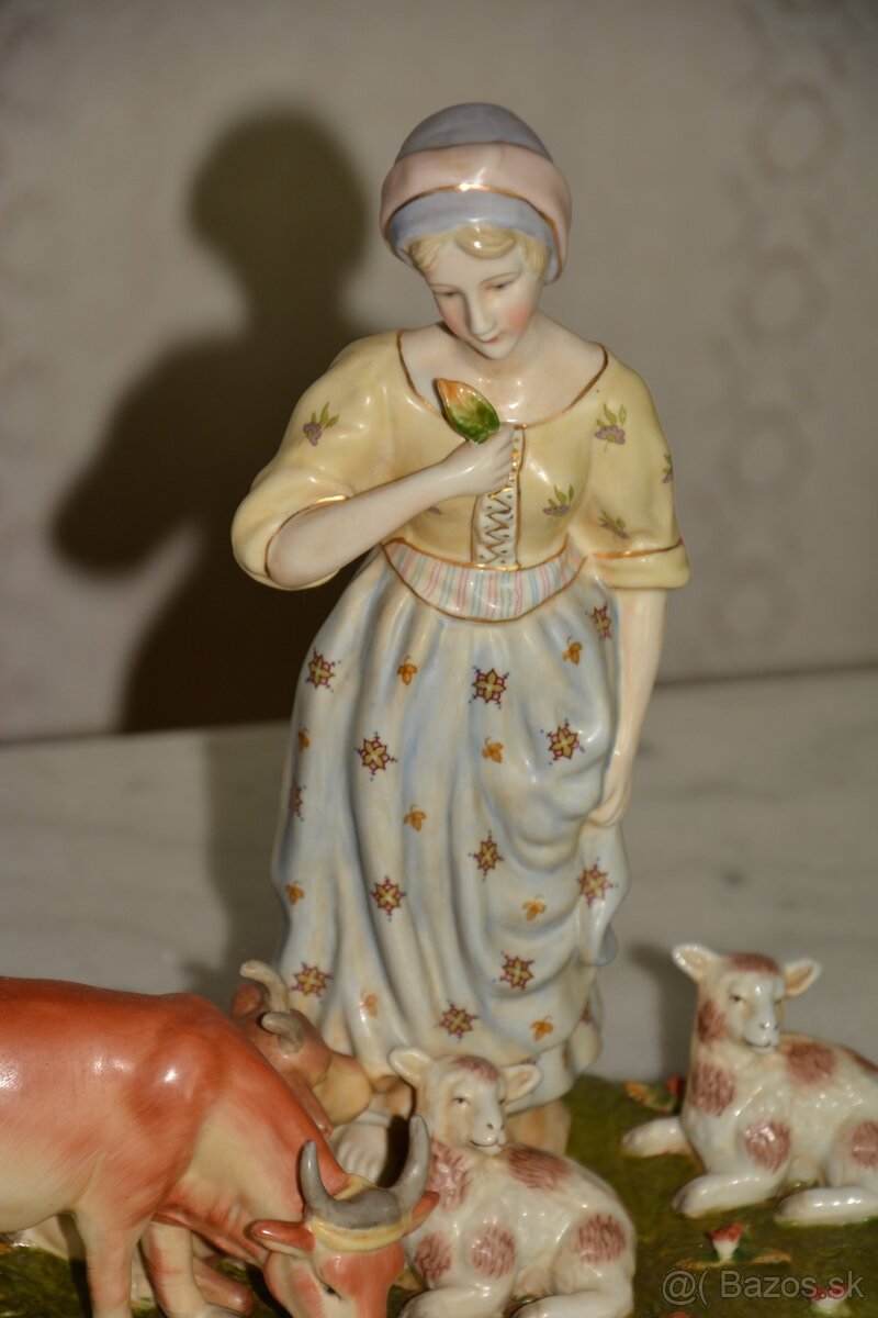Porcelánová soška - Na pastvě - 2