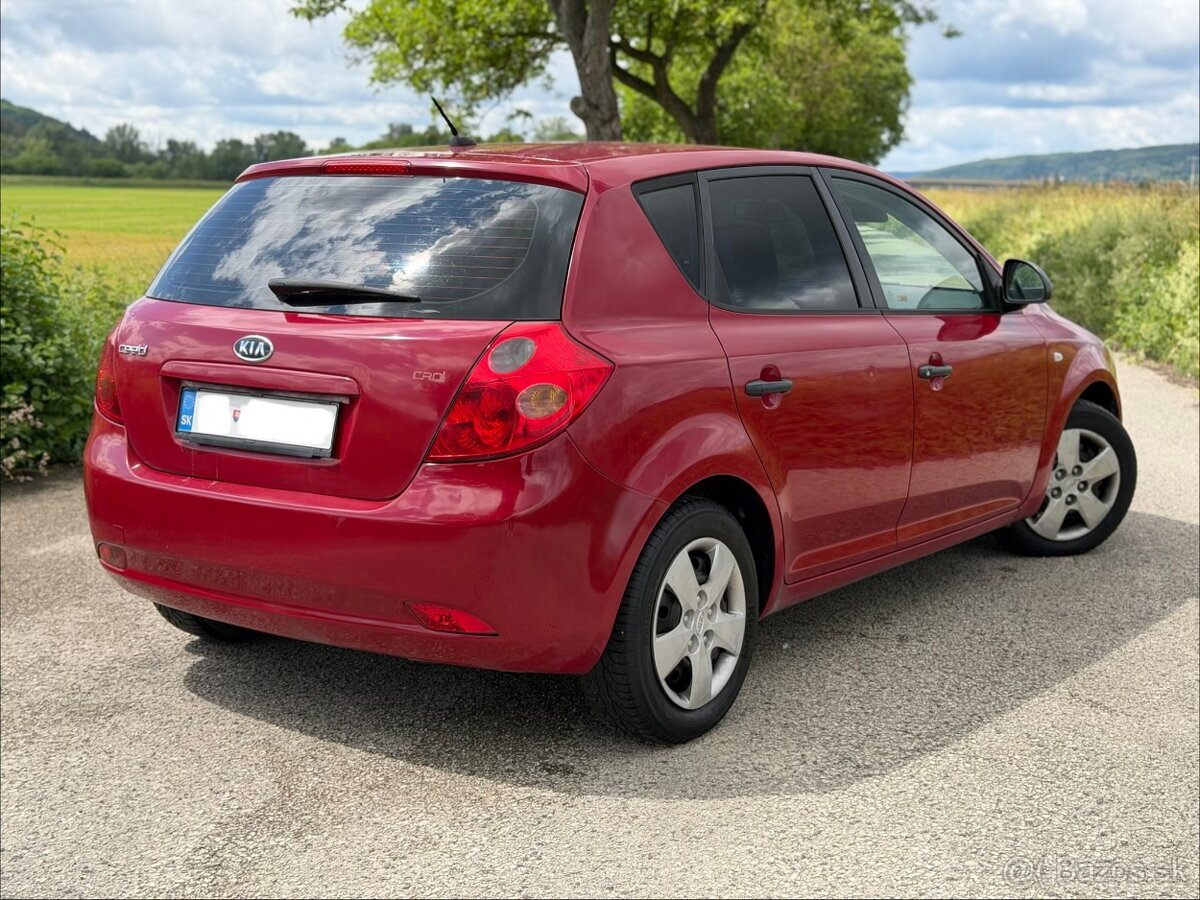 Kia Ceed 1.6 crdi 66kw Nová STK - 2