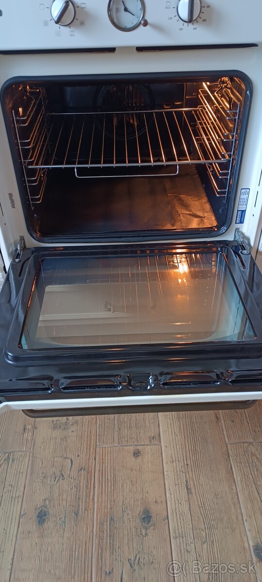 Vstavaná elektrická rúra a plynová platňa - 2