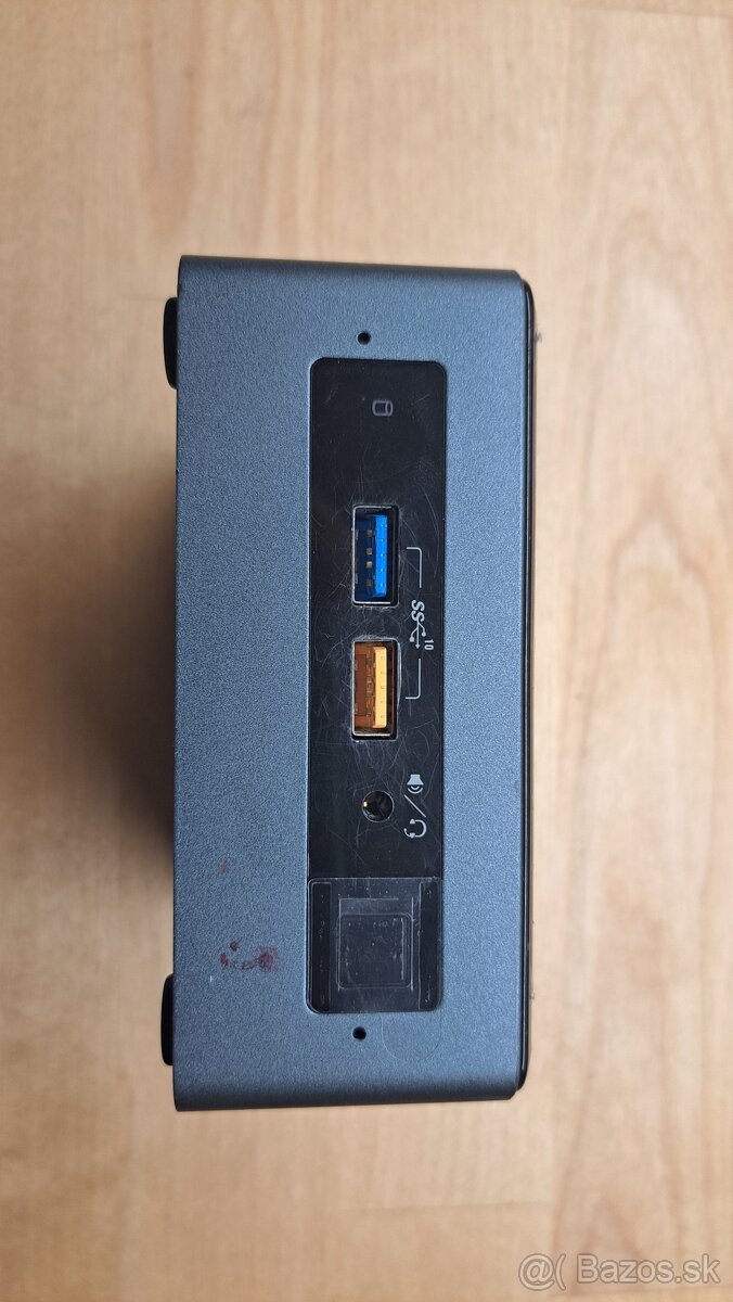 Intel NUC8i5BEH - 2