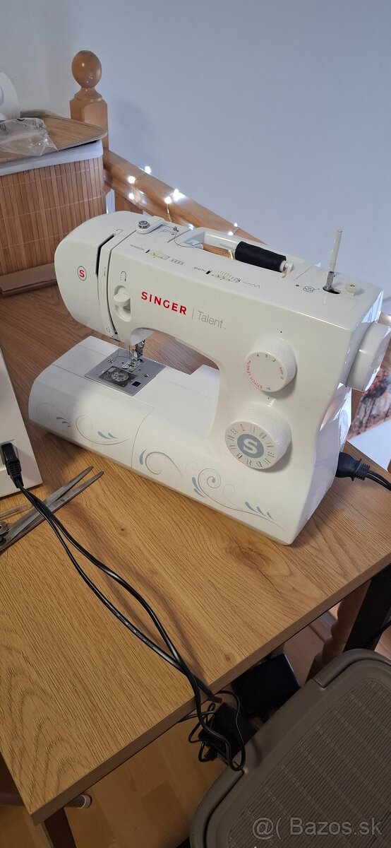 Šijací stroj Singer 3323 - 2