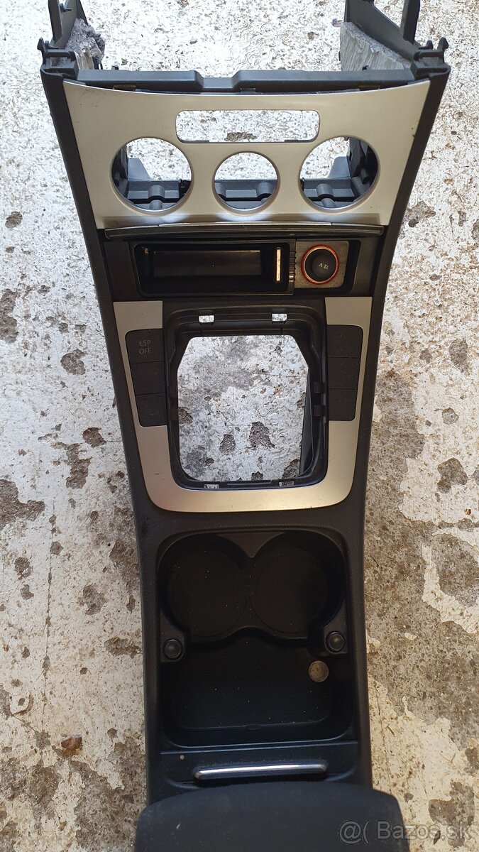 Passat B6 stredovy panel - 2