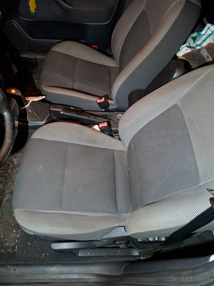 sedacky Skoda OCtavia kombi vyhrievane - 2