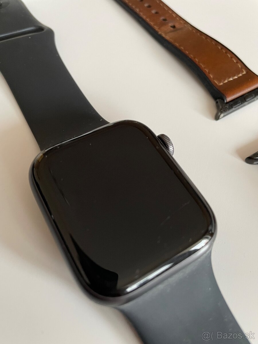 APPLE WATCH 5 44mm - 2