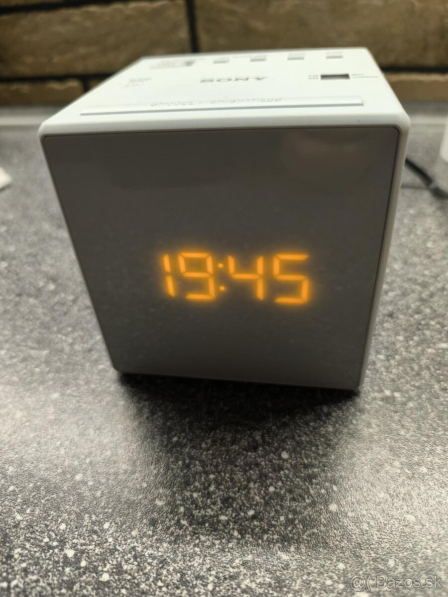 Rádio budík Sony - 2