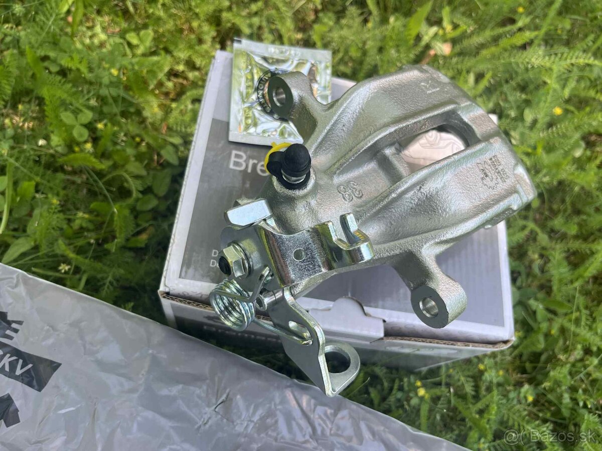 Brzdový strmeň na VW Passat Variant B4 - 2