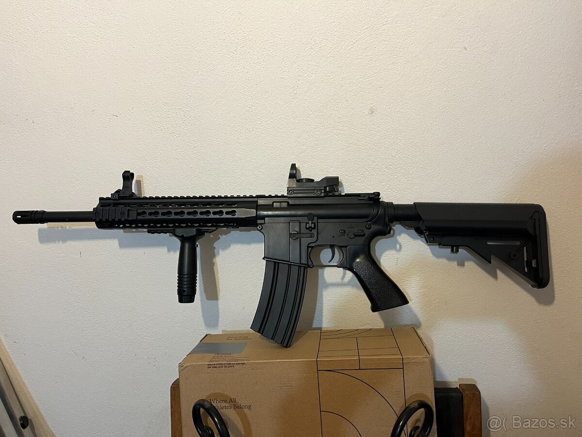 Airsoft M4 CBQ puška/zbraň s príslušenstvom - 2