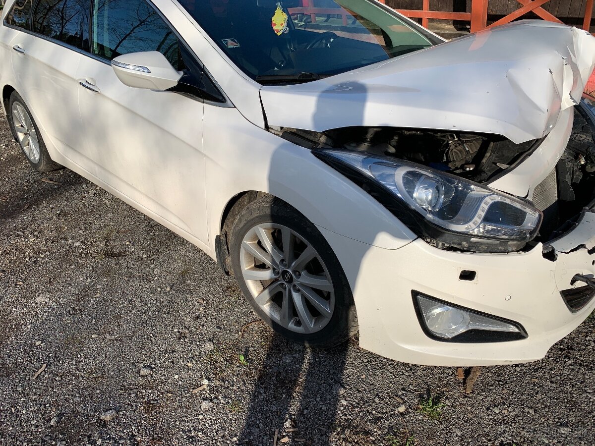 Hyundai i40 na náhradné diely - 2