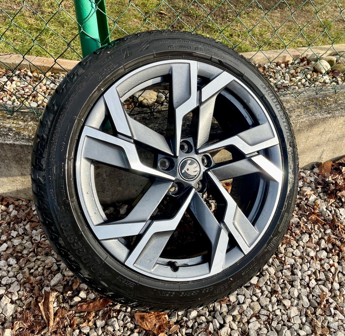 5x112 R19 Škoda karoq 225/45 19 Bridgestone - 2
