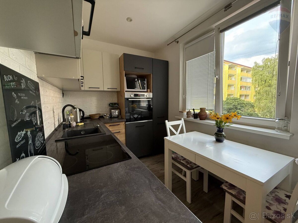 NA PREDAJ 2.izb.byt v Martine - M.R.Štefánika - 2